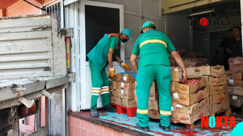 Sahte Şenpiliç markalı merdiven altı depoya zabıta baskını