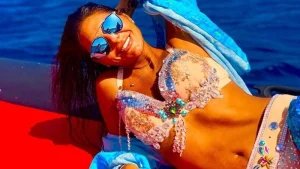 Süreyya Yalçın Bodrum’da koruma ordusuyla tatil yapıyor