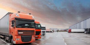 Bursa Eczacılar Kooperatifi Konya şubesinin taşıma işini yapan Akıllı Lojistik, zam talep eden işçileri 25/2 maddesiyle işten çıkarıyor