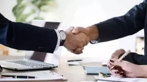 Suriyelilere dağıtılacak kitap ihalesi sabıkalı şirkete gitti