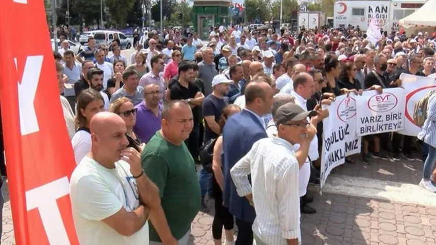EYT’liler İstanbul’da sokağa indi: ”Seçim malzemesi değiliz!”