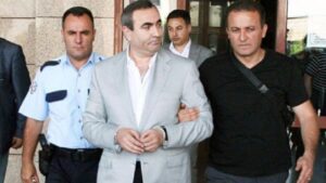 ‘Demir Yumruk’ta yeni detay; Anne ve babasını da vurguna alet etmiş