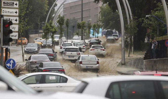 Esenboğa Havalimanı’nın onarım işi AKP’li Balaban’ın şirketine verildi
