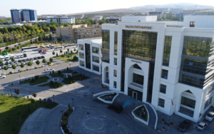 Usulsüz belgeyle önce profesör sonra dekan oldu