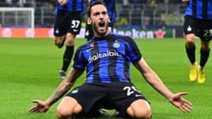 Barcelona’yı yıkan Hakan Çalhanoğlu’na büyük onur!