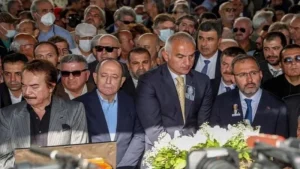 Halit Kıvanç’ın cenazesinde görülmemiş ayıp!