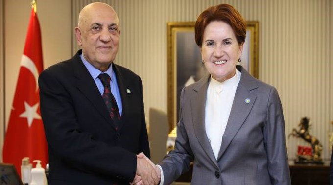 Eski AKP’li bir vekil daha İYİ Parti’ye katıldı: Rozetini Akşener taktı