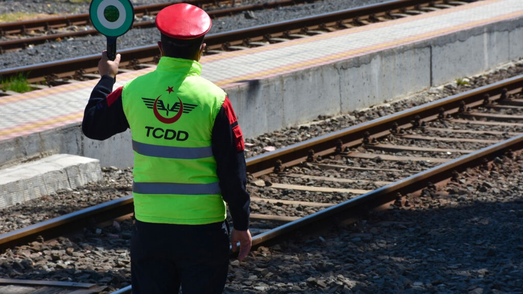 İsmail Saymaz: TCDD yandaş avukatlara servet aktardı, kıyağa karşı çıkanları sürdü