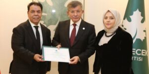 Erdoğan için ‘Sen adamın kralısın’ diye şarkı yazmıştı: ‘Balık Ayhan’ Gelecek Partisi’ne katıldı