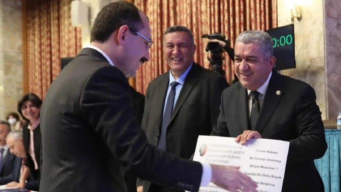 TBMM’de ‘hırsız ve dolandırıcı bakan’ gerilimi!