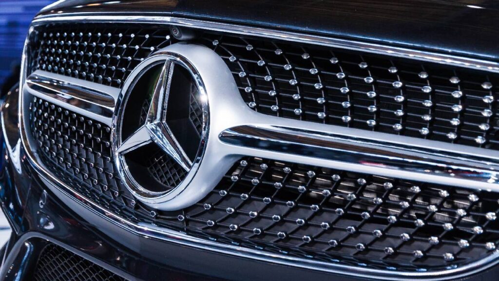 Devlet Malzeme Ofisi’nden lüks Mercedes ihalesi