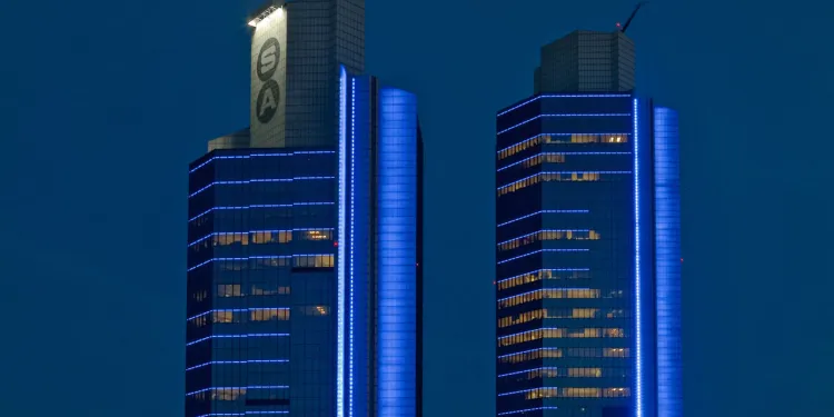 Sabancı Holding düşen borsada 1 milyon lot hissesini geri aldı