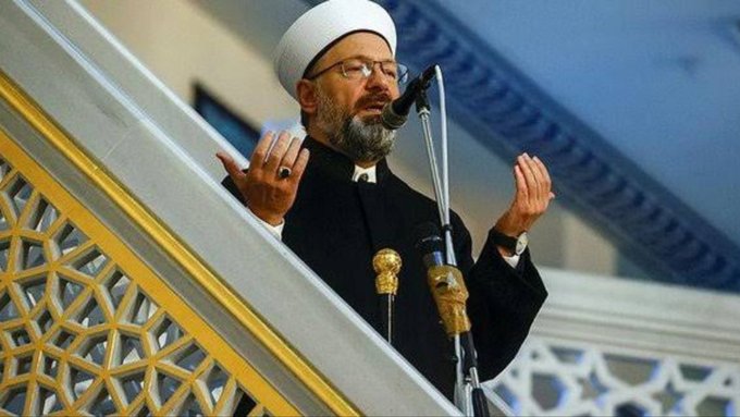 Tarikattaki tecavüz skandalı için tek kelime etmeyen Ali Erbaş Moskova camisinde ezan okudu