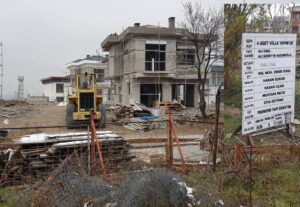 Belediye park için kamulaştırdığı araziyi müteahhitlere sattı