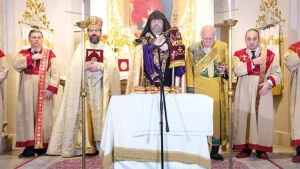 Ermeni Patrikhanesi’nde aforoz kavgası