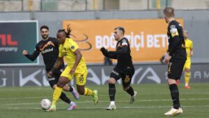 Kayserispor İstanbul’da 4 golle kazandı