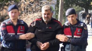 Antakya’da yıkılan Kule Apartmanı’nın müteahhidi, ruhsat projesine aykırı işlemleri için 12 bin lira ceza ödeyip inşaata devam etmiş