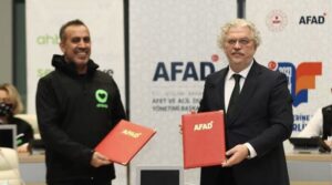 Haluk Levent, Ahbab’a yönelik eleştirilere fotoğrafla yanıt verdi: İşbirliği protokolümüz var