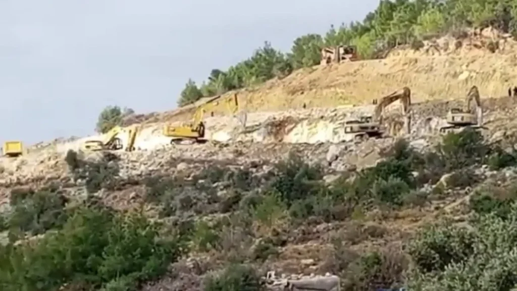 İş makineleri 1200 villa için çalışıyor… ‘Rant hırsı afet dinlemiyor!’