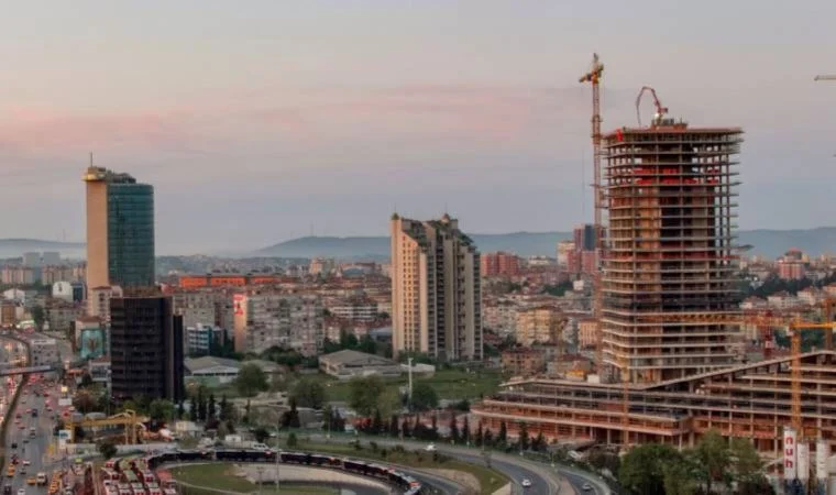 ‘Kentsel dönüşümü ısmarlama yapıyorlar’ O bina AKP’linin çıktı!