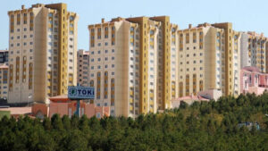 Toki deprem bölgesinde 2 günde hızlı ve kapalı usulle 8 ihale yaptı