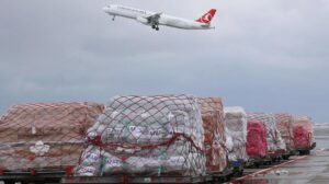 Turkish Cargo yardım malzemesi taşımaya devam ediyor