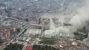 Hatay’da 11 yıl önce yapılan 250 rezidans depremde yerle bir oldu