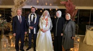 Aile boyu saltanat! Yeşilay’da koltuk eşten kocaya geçmiş