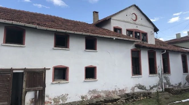 Kızılay Atatürk’ün kurdurduğu tarihi fabrika binasını çürümeye terk etti