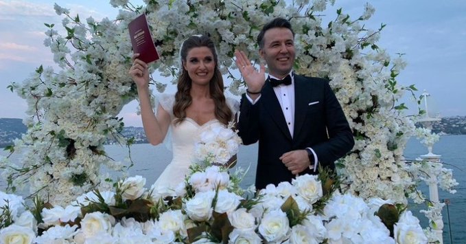 7 ay önce evlenen Mehmet Akif Ersoy ve eşi Pınar Erbaş boşanıyor!