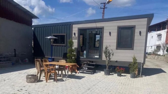 Hatay’da gönüllüleri engelleyen vali yardımcısının konteyneri ortaya çıktı