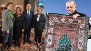 Diyanet, tartışmalara son noktayı koydu  ‘Seccadeye basmak günah değil, kutsiyeti yok’