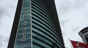 Denizbank çalışanı önce mobbing’e uğradı, sonrasında işten çıkarıldı