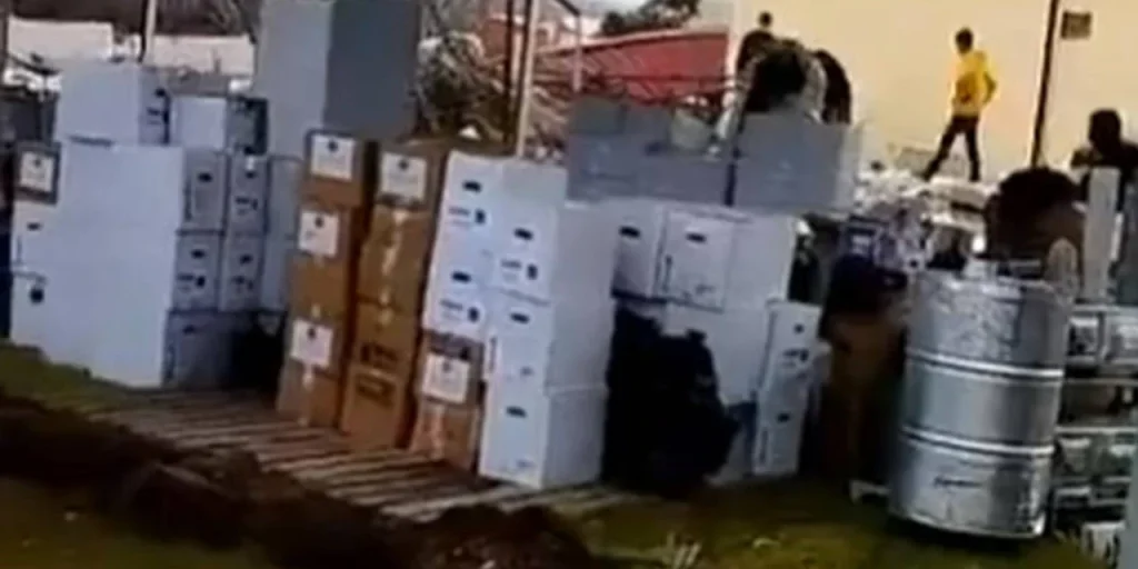 Depremzedelerin Çadırını Söken AKP’li Belediye Çıktı