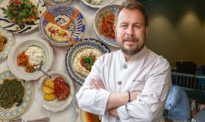 Ödüllü Şef Akkor’un ‘deprem’ konseptli sofrasına tepki: Bizimle dalga mı geçiyorsunuz?