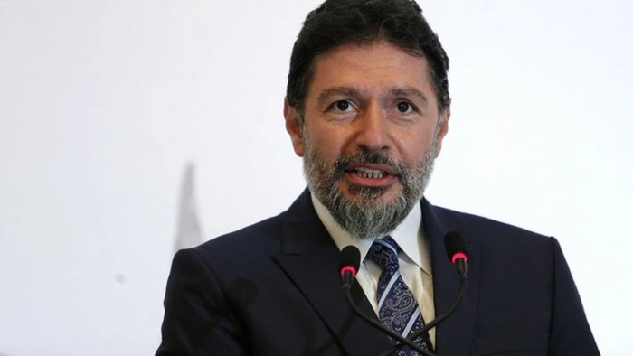 Hakan Atilla havalimanında pasaportuna el konulduğunu duyurdu