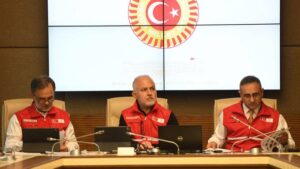 Saltanat kuruyorlar: Emekli olan yöneticiler Kızılay’da çalışmaya devam edebilecek