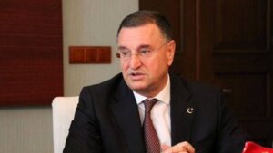 Lütfü Savaş: Suriyeliler Hataylılardan bir adım önde, serhat şehrini kaybedebiliriz