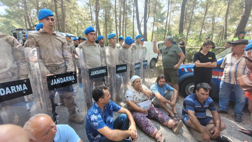 Akbelen Ormanı’na sabaha karşı baskın: Yurttaşlar direniyor!