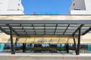 Bursa Şehir Hastanesi’nde yanık izleri esteik görünüm kazanıyor