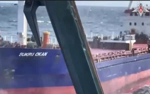 Rusya ‘Şukru Okan’ gemisine yaptığı baskının görüntülerini yayınladı