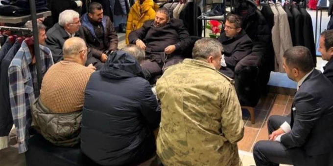 Bu fotoğrafıyla tartışılan vali AFAD Başkanı oldu