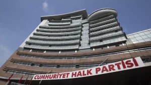 Sevgilisini milletvekili ve genel başkan yardımcısı yaptıran… Kim bu CHP’li… Eski eşe sus payı