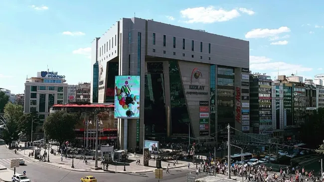 Yap-İşlet-Devret ile işletilen Kızılay AVM iflas etti: Kızılay, kiracıları çıkartıyor