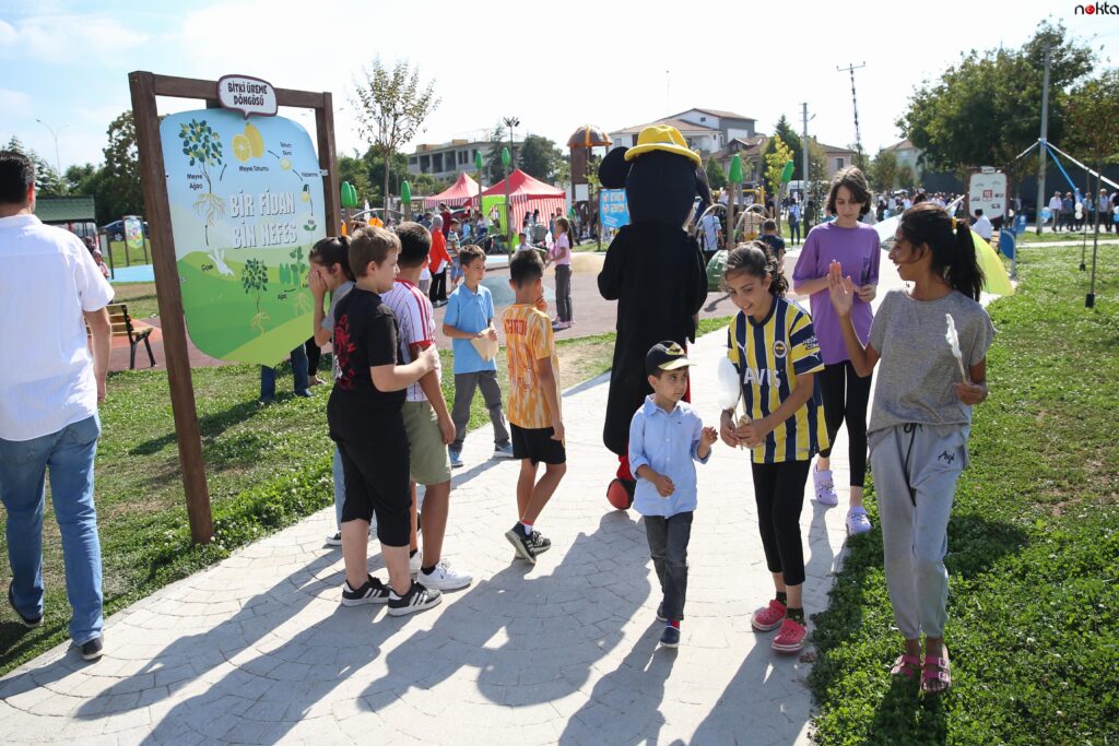 Adapazarı’nda Çocuk Hakları Macera Parkı hizmete açıldı