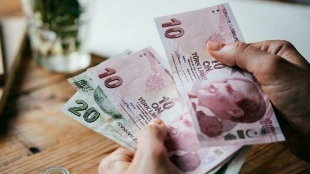 AKP’den emekli maaşı açıklaması