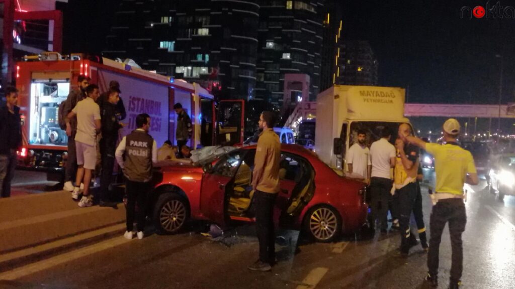 Bakırköy’de otomobil ile kamyonetin çarpışması sonucu 1 kişi yaralandı