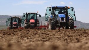 Bu destekle çiftçi traktörün kontağını açmaz