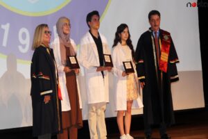 BUÜ’de doktor adayları beyaz önlüklerini giydi