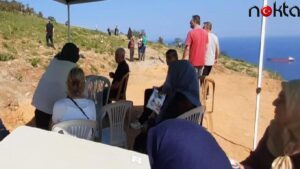 Deniz görüntülü mezar için kuyruğa girdiler